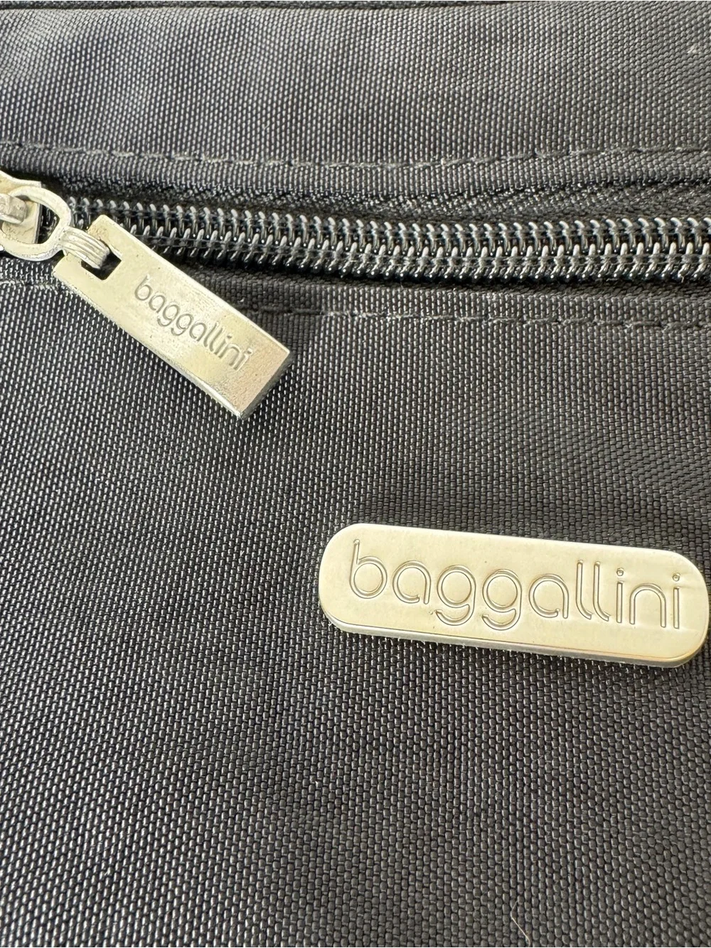 Baggallini criss cross